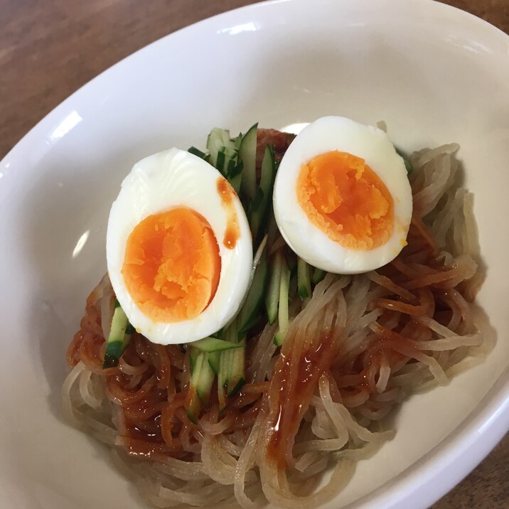 韓国麺でから〜いビビン麺